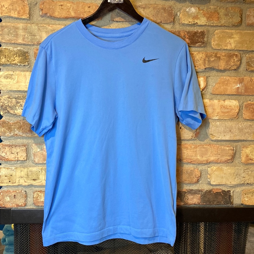 Men’s Nike dri fit size medium light blue